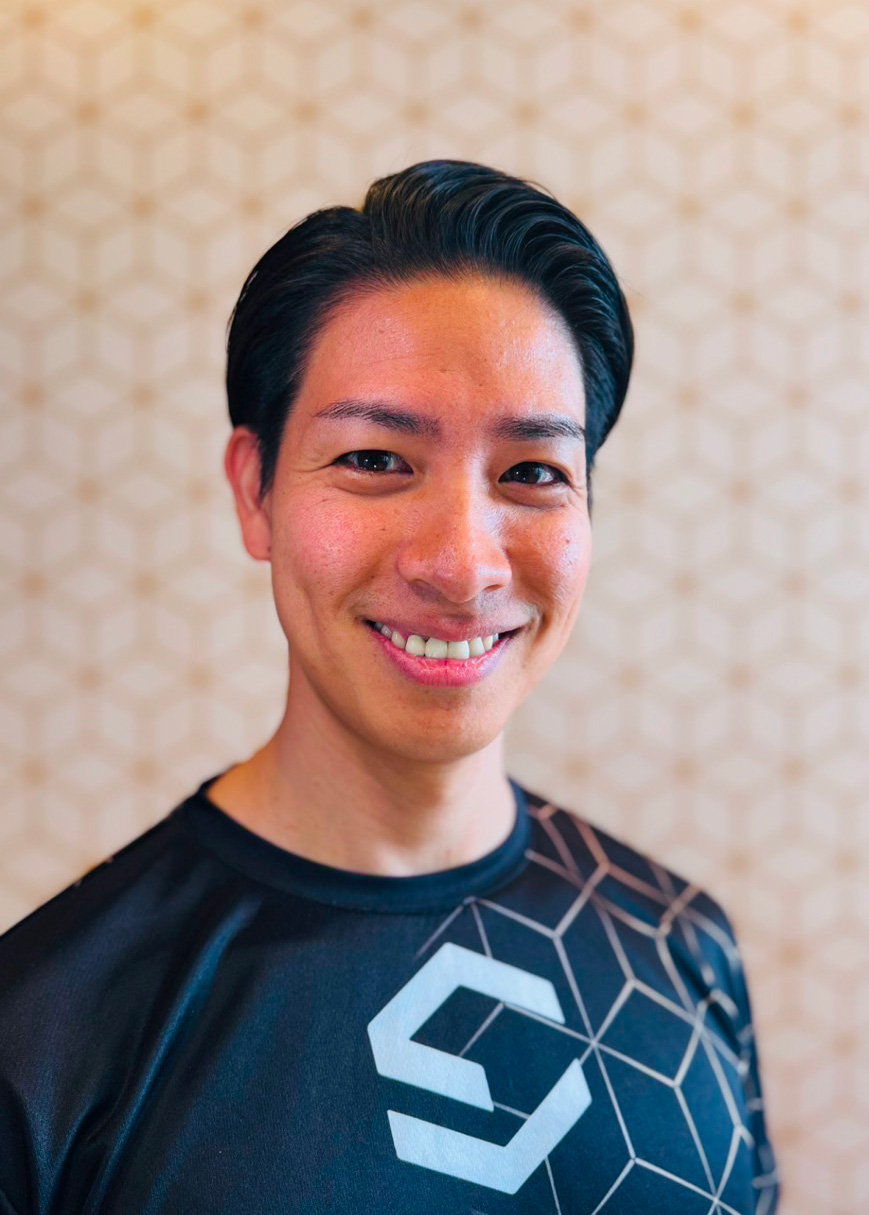 高良トレーナー